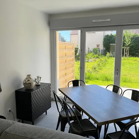 Maison De M09 A 5 Minutes A Pieds De La Plage, 80m2 Avec Jardin, بيت للعطل *